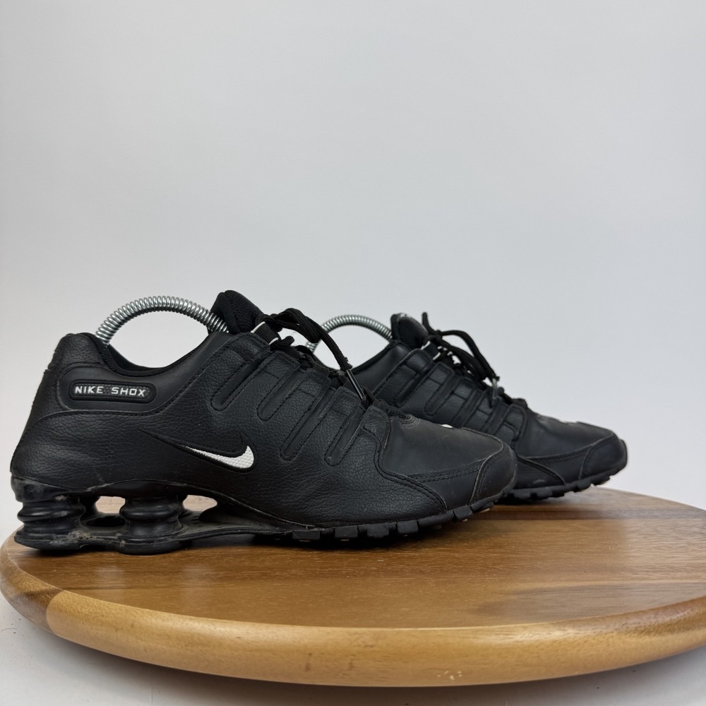 Mens Nike Shox NZ Triple Black Leather Athletic Running Sneakers Shoes Size 8 D